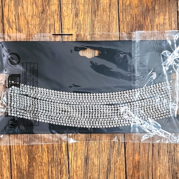 New! Layered Rhinestone Choker - Picture 4 of 4